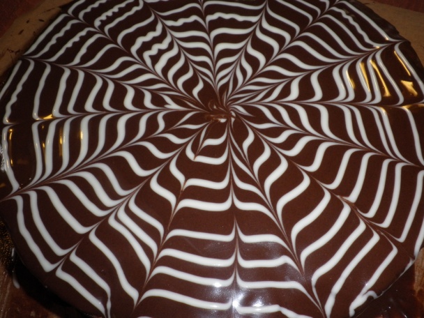 Mramorová gaštanová torta s ovocím - obrázok 10