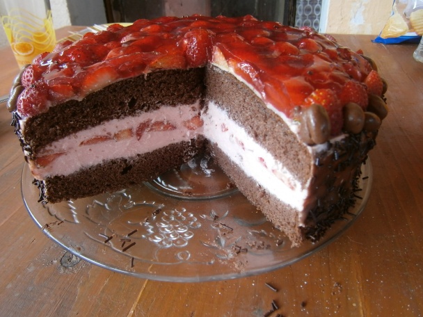 Jahodová torta pre Lenku - obrázok 2