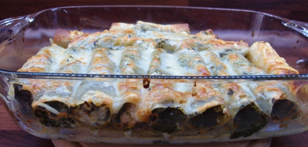 Cannelloni plnené špenátom, kuracím mäsom a fetou - obrázok 4