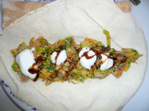 Arabský chlieb plnený baklažánovo - zeleninovou zmesou (fotorecept) - obrázok 10