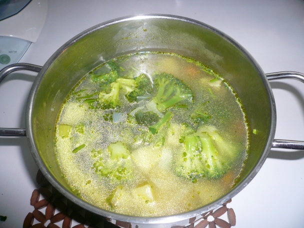 Krémová brokolicovo-hrášková polievka (fotorecept) - obrázok 1