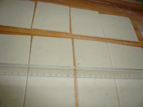 Plnené lístkové štvorce - slané (fotorecept) - obrázok 2