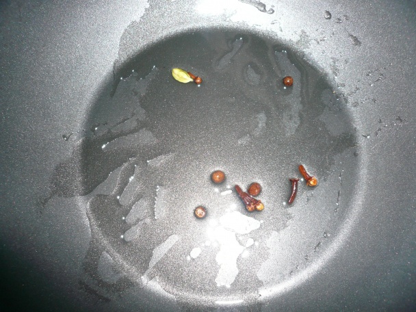 Kuracie karí s ananásom a hrozienková ryža /fotorecept/ - obrázok 6