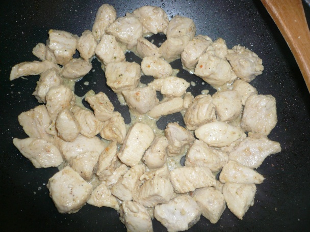 Kuracie karí s ananásom a hrozienková ryža /fotorecept/ - obrázok 8