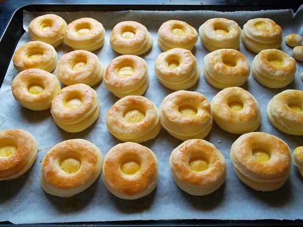 Pagáče so smotanovým krémom (fotopostup) - obrázok 4