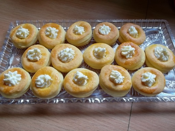 Pagáče so smotanovým krémom (fotopostup) - obrázok 5