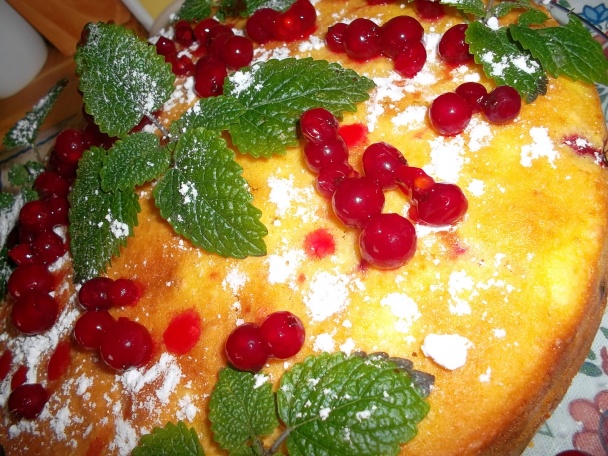 Tvarohová torta s ríbezľami - obrázok 1