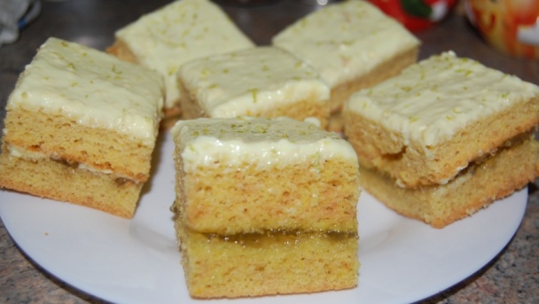 Limetkový piškótový koláč - obrázok 6