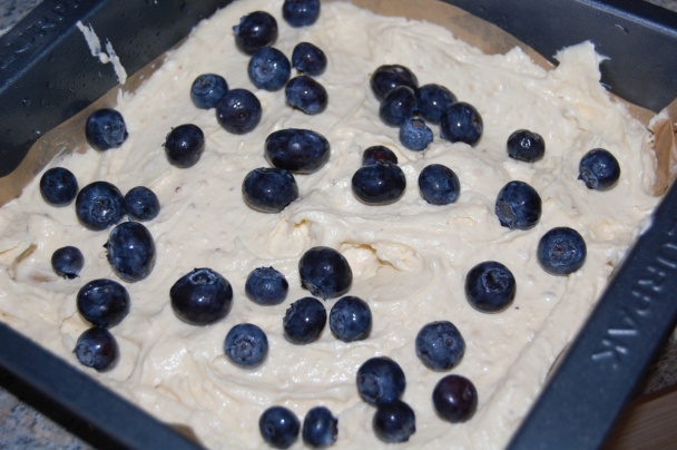 Čučoriedkový mrvenicový koláč - obrázok 1