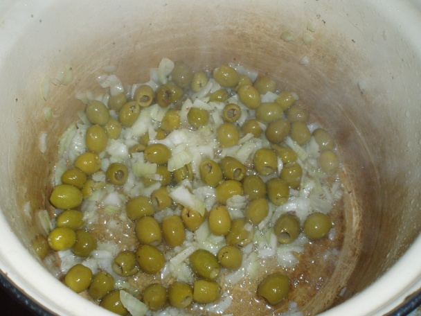 Kuracie stehná v paradajkovej omáčke s olivami - obrázok 3