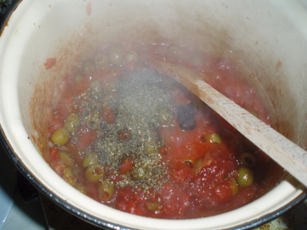 Kuracie stehná v paradajkovej omáčke s olivami - obrázok 4