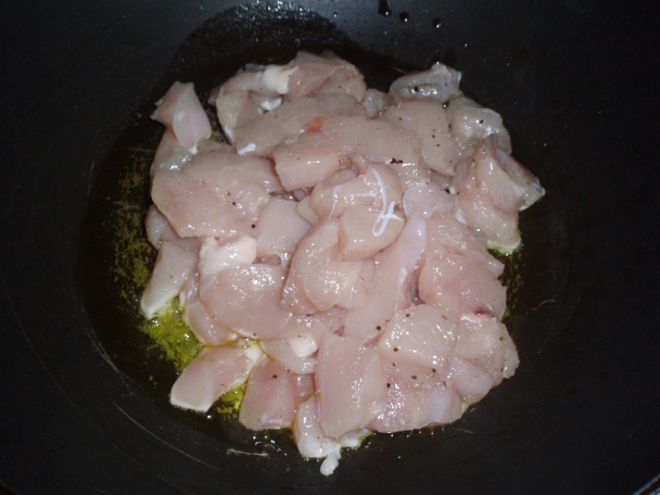 Penne so špenátom a kuracím mäsom - obrázok 1