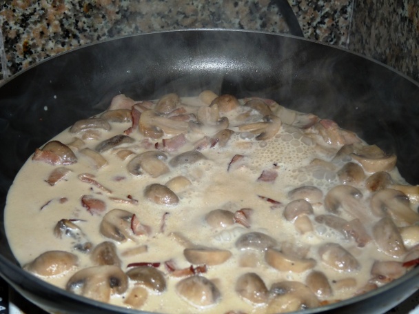 Bravčová kotleta so šampiňónovou omáčkou - obrázok 4