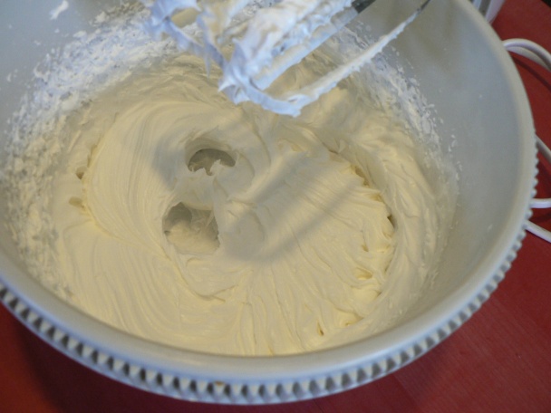 Nepečená šľahačková torta - obrázok 2