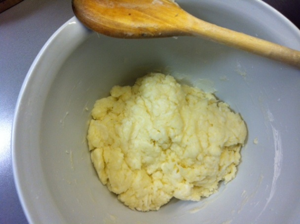 Pao de queijo (pau di kejžu) - syrové žemličky z Brazílie (fotorecept) - obrázok 2