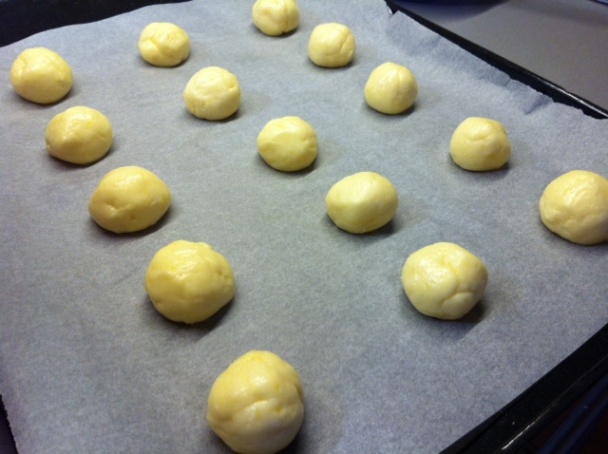 Pao de queijo (pau di kejžu) - syrové žemličky z Brazílie (fotorecept) - obrázok 4