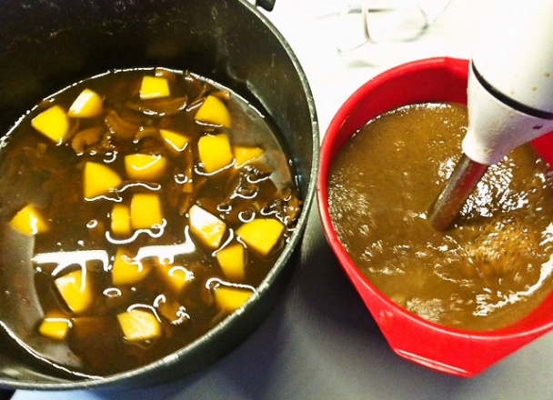 Hríbová so sušenými slivkami a citrónovou kôrou - obrázok 2