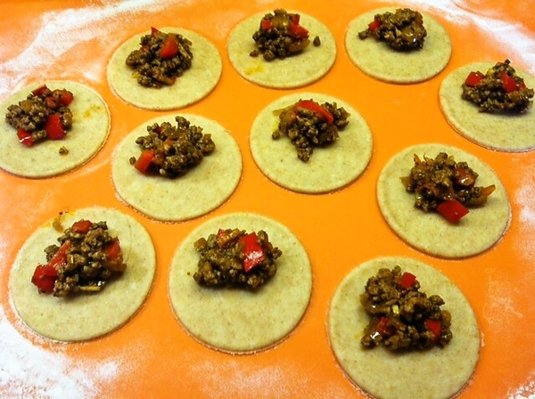 Empanadas / Pečené mäsové pirohy (fotorecept) - obrázok 6