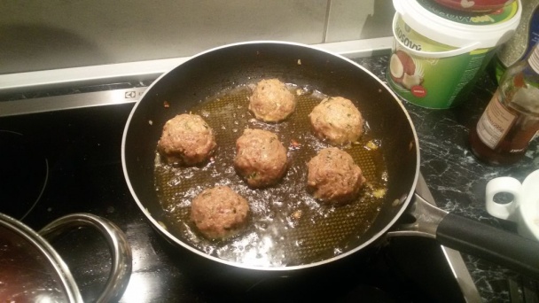 Mäsové guľky v paradajkovej omáčke (fotorecept) - obrázok 5