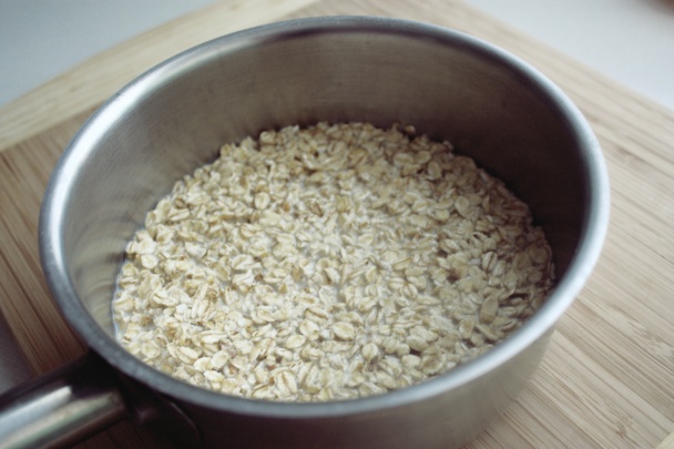 Ovsená kaša s karamelizovanými broskyňami - obrázok 3