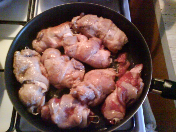 Bravčové rolky s čučoriedkovou omáčkou (fotorecept) - obrázok 4