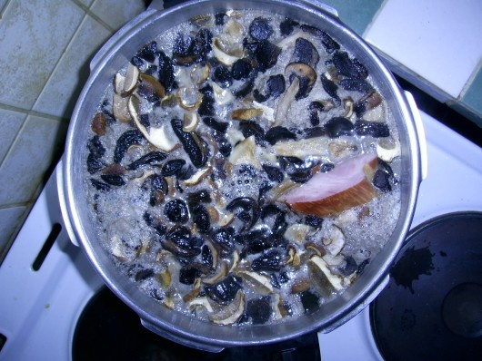 Kapustnica s údenými guľkami (fotorecept) - obrázok 1