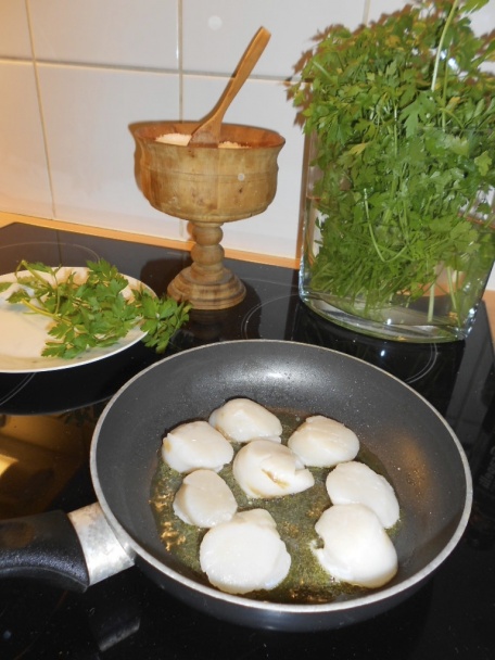 Mušle svätého Jakuba so šampiňónmi - obrázok 9