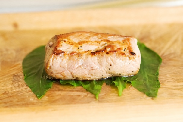 Bravčová panenka v listoch divého cesnaku - obrázok 2