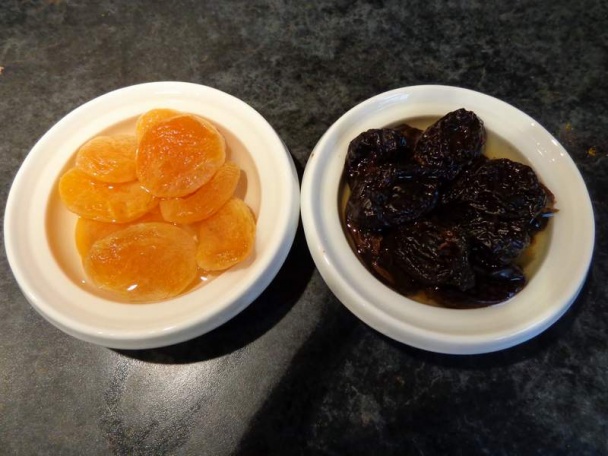 Tajine z kozľacieho mäsa so sušenými marhuľami,  slivkami a medom (fotorecept) - obrázok 2