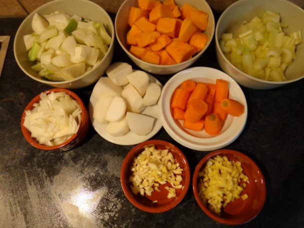 Tajine zo zimných druhov zeleniny a cíceru - obrázok 2