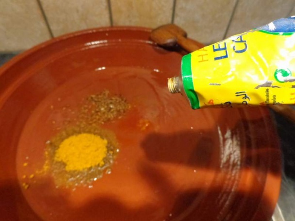 Tajine zo zimných druhov zeleniny a cíceru - obrázok 4