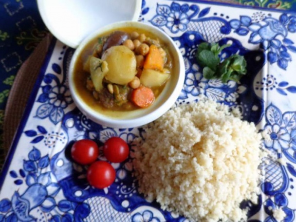 Tajine zo zimných druhov zeleniny a cíceru - obrázok 12