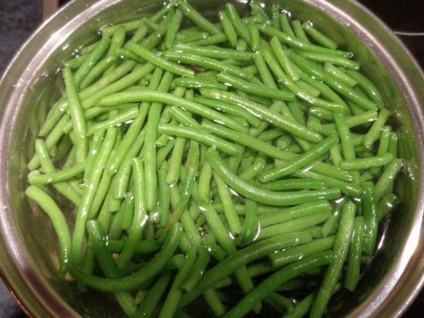 Teriyaki tofu so zelenou fazuľkou a sezamom - obrázok 1