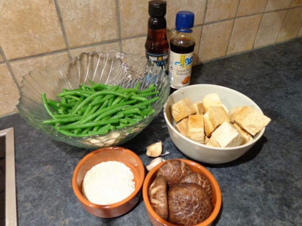 Teriyaki tofu so zelenou fazuľkou a sezamom - obrázok 2