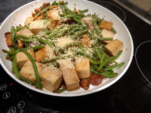 Teriyaki tofu so zelenou fazuľkou a sezamom - obrázok 8