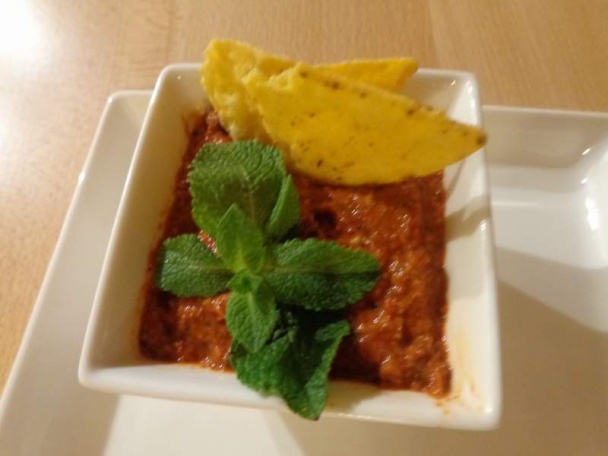 Muhammara - libanonská nátierka z pečenej papriky a orechov - obrázok 8