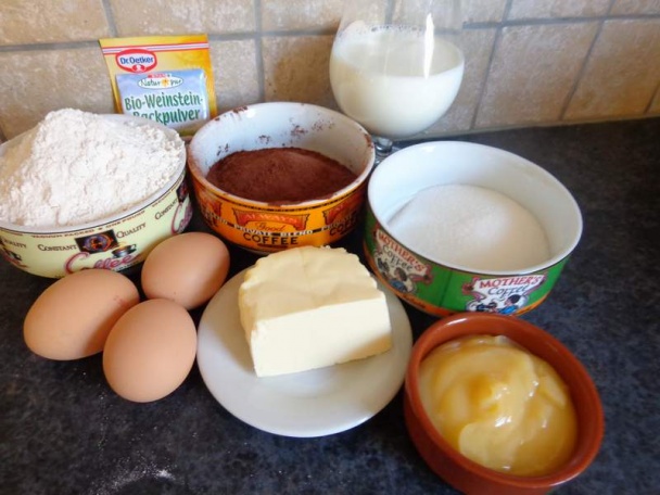 Čokoládové muffiny plnené lemon curdom - obrázok 1