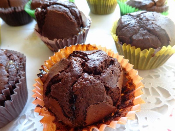 Čokoládové muffiny plnené lemon curdom - obrázok 6