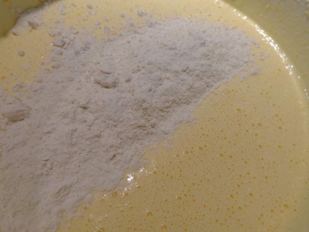 Piškótový koláč s pomarančovou príchuťou na spôsob portugalského Pão de ló - obrázok 5