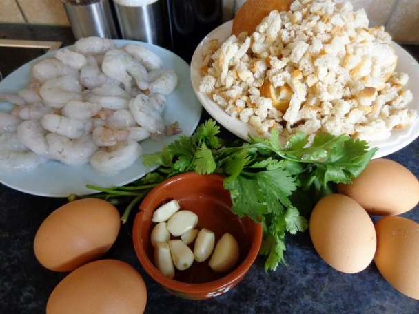 Portugalská chlebová kaša s krevetami - açorda de camarão (fotorecept) - obrázok 1