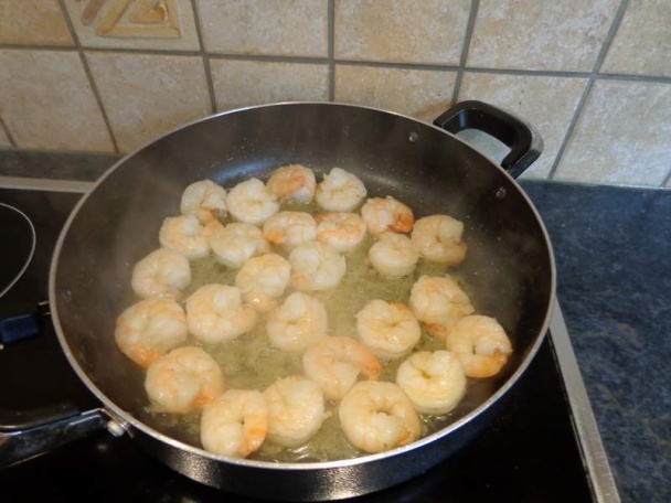 Portugalská chlebová kaša s krevetami - açorda de camarão (fotorecept) - obrázok 2