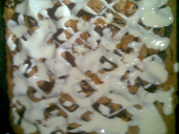 Karamelový koláč s marhuľami a smotanovou polevou (fotorecept) - obrázok 7