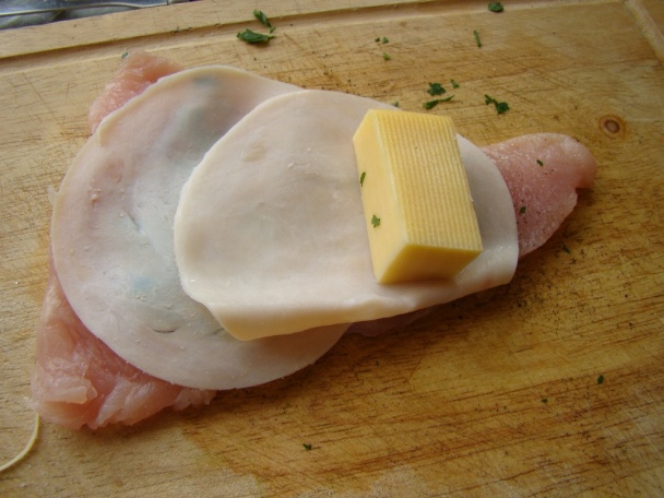 Kuracie prsia so syrom a šunkou pečené v schwardwaldskej šunke. - obrázok 2