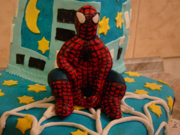 Torta Spiderman s karamelovo-vanilkovým krémom (fotorecept) - obrázok 12