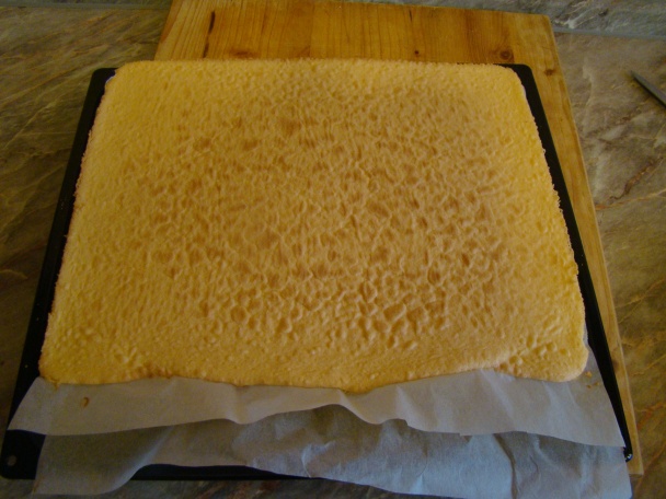 Gaštanová torta s angry birds figúrkami (fotorecept) - obrázok 1