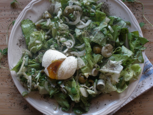 Májový cibuľový šalát s vajíčkom - obrázok 6