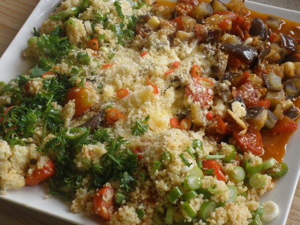 Korenený baklažánový guláš a kuskus s grilovanou zeleninou - obrázok 7