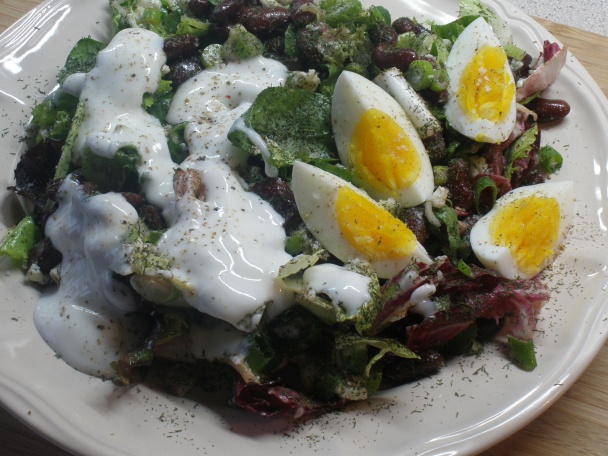 Fazuľový šalát s bryndzou a vajíčkom - obrázok 3