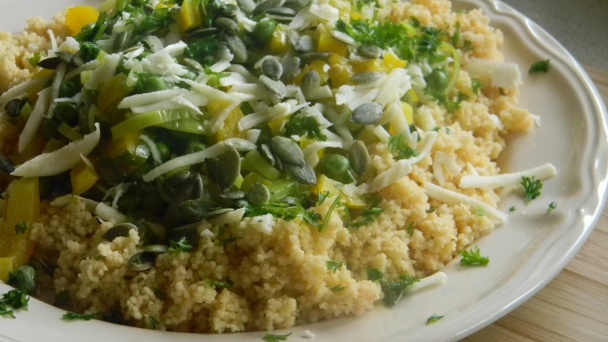 Kuskus so zeleninou a tekvicovými jadierkami - obrázok 5