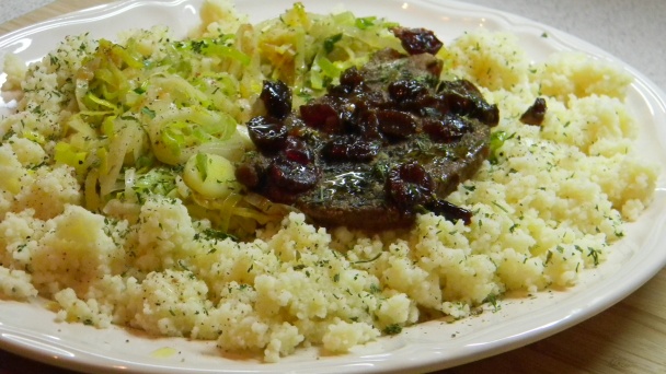 Kuskus s bylinkovým maslom a pikantným pórom  - obrázok 4